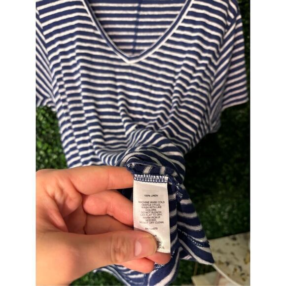 Vineyard Vines Blue and White Linen Striped Top Sz Small NWOT - Picture 3 of 3